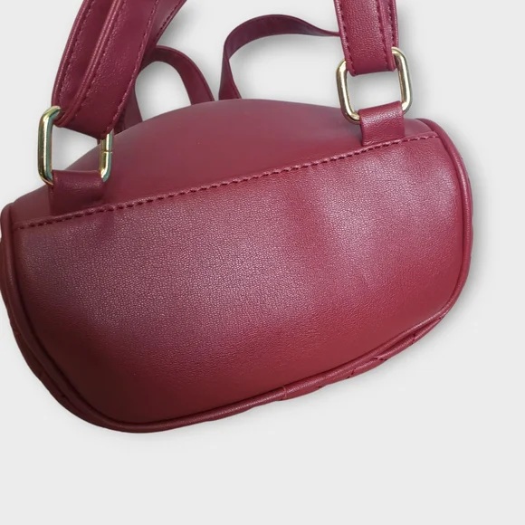 Bebe Mini Backpack Quilted Burgundy Faux Leather Gold Chain 10"x9" - Picture 4 of 6